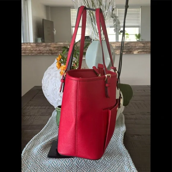 Michael Kors Tote (Red) w/Gold Hardware. - Picture 5 of 10